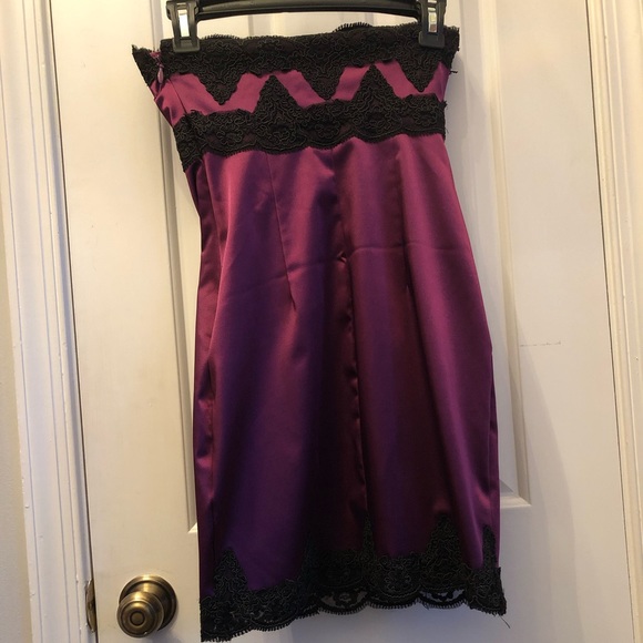 NWOT Bodycon Bebe Satin and Lace Prom Dress - Picture 2 of 3